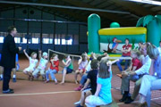 Magier-Davo-Domino-im-Indoor-Spielplatz